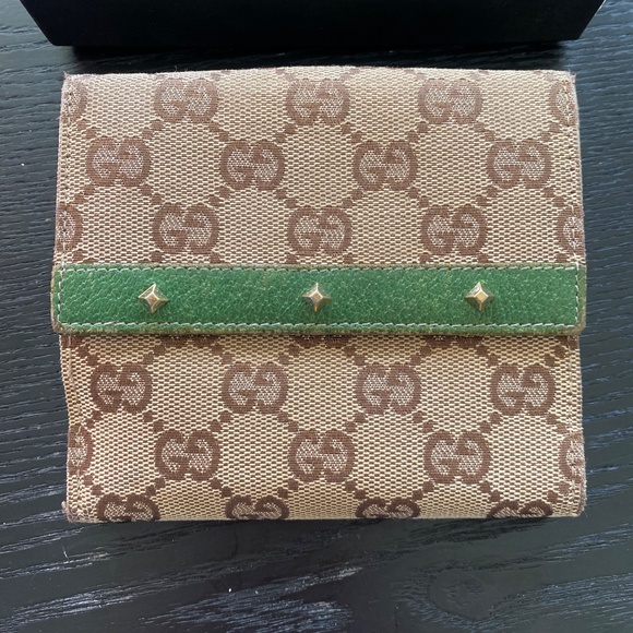 Gucci Vintage Green Wallet - Picture 2 of 8